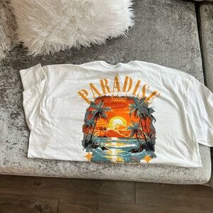 White Paradise Island Graphic T-Shirt